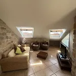 Solemahouse - The Bright Attic Daire *